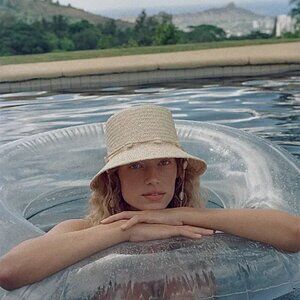 New Wyeth Seashell-Embellished Chin Strap Natural Straw Bucket Hat One Size NWT